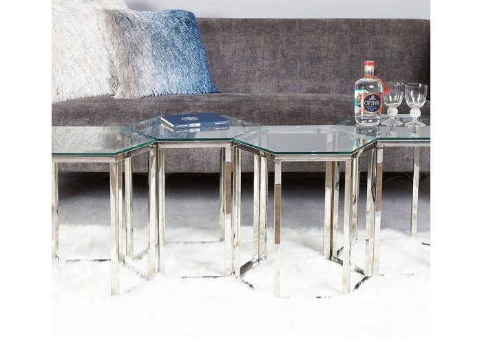 Metalowy srebrny stolik o sześciokątnym szklanym blacie