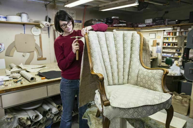 poradnik poradnik - Jak odnowić stare krzesło tapicerowane
