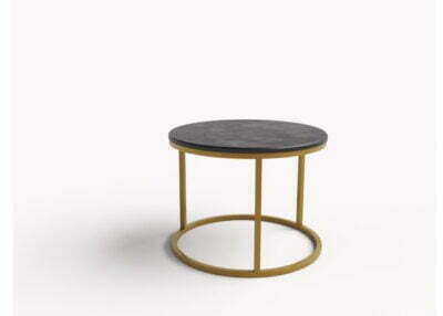 Okrągły stolik kawowy w kolorze concret black ze złotą podstawą