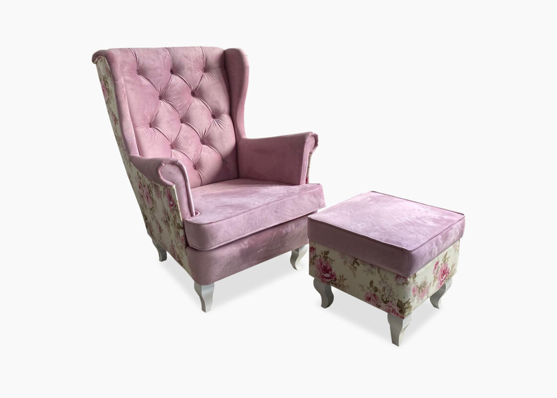 Fotel uszak Classic z gładkim tapicerowanym podnóżkiem