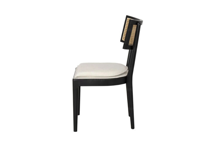 Dębowe krzesło z ratanowym oparciem i tapicerowanym siedziskiem z poduszką