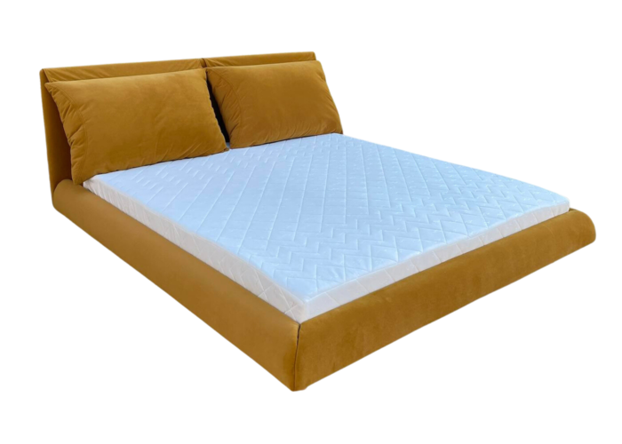 Nowoczesne łóżko tapicerowane Valentino z poduszkami na zagłówku i stelażem