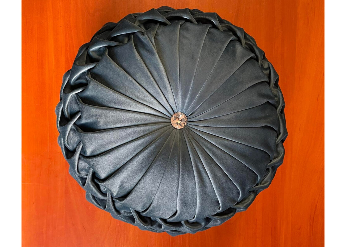 Okrągła poduszka dekoracyjna Malia plisowana