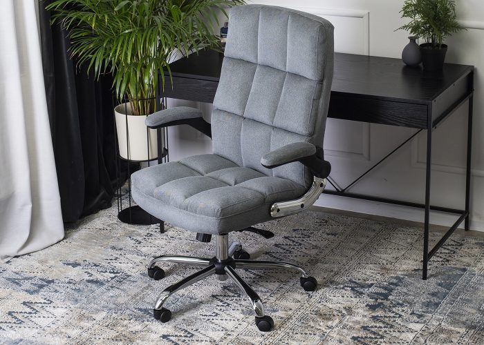 Odkryj komfort i styl z fotelem gabinetowym Azurro! Doskonały komfort, regulowane podłokietniki, solidna konstrukcja, różnorodność kolorów.