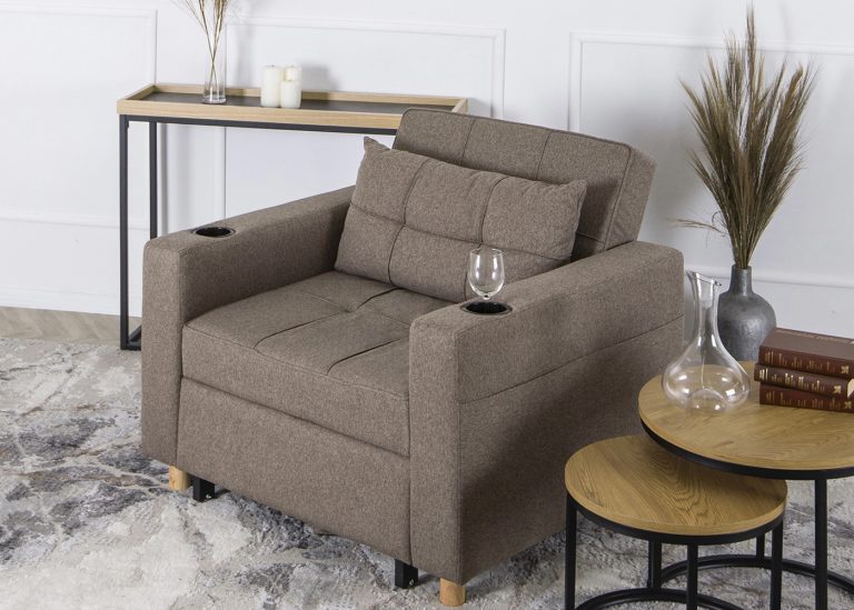Fotel wypoczynkowy Bianco: elegancja, funkcjonalność. Trzy pozycje, pianka HR45, trwała tkanina. Idealny dla małych przestrzeni. Pasuje do różnych stylów.