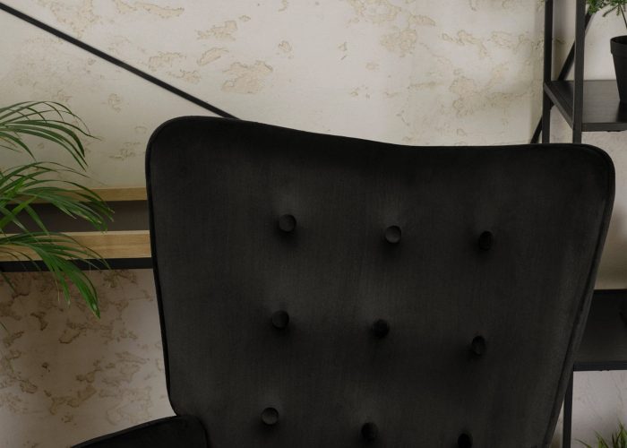 Fotel Medina: wygoda, nowoczesny design, tapicerka welurowa. Kolor: czarny, beżowy. Inwestycja w komfort i styl!